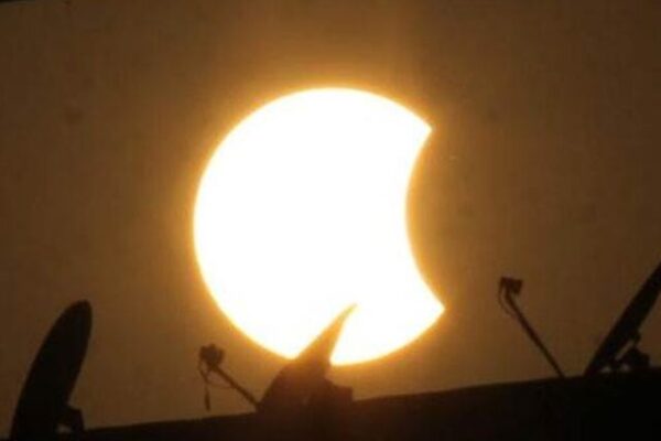 25_10_2022-solar-eclipse-in-noida_23161786_17159548